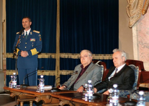 Şeful Statului Major General, general-locotenent Ştefan Dănilă, Val Pricina si DD Glavan la aniversarea Pro Patria 45 de ani - Foto Eugen Mihai