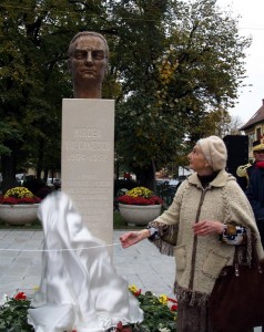 Statuia lui MIrcea Vulcanescu