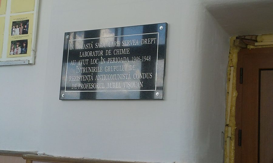 Placa comemorativa Aurel Visovan Liceu Sighet
