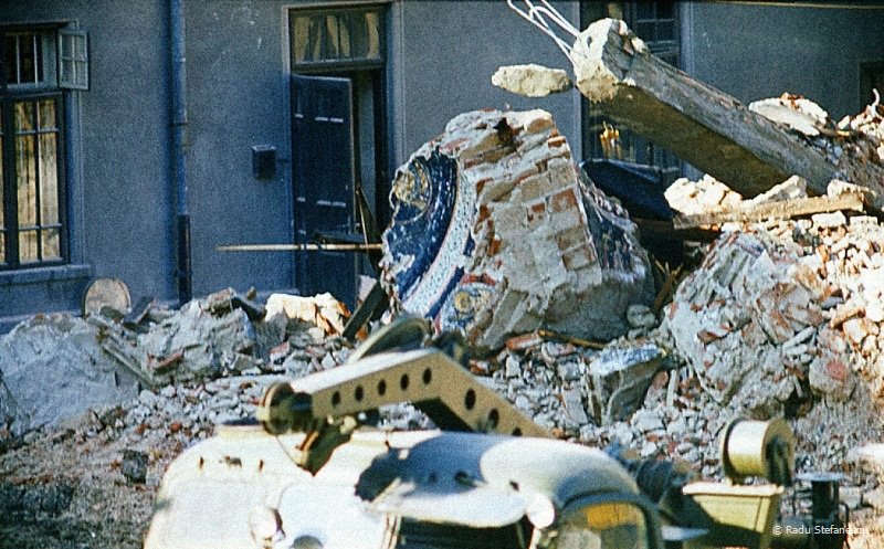 Demolarea Bisericii Enei 1977 Foto c Radu Stefanescu 05