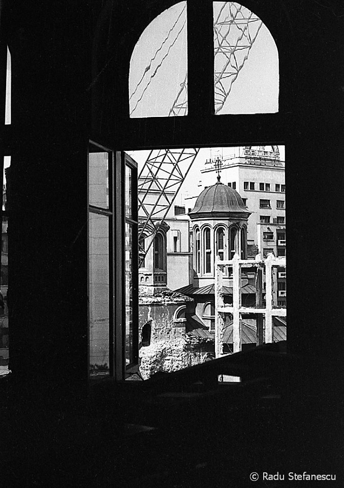 Demolarea Bisericii Enei 1977 Foto c Radu Stefanescu 06