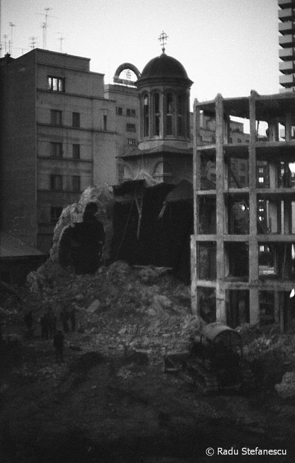 Demolarea Bisericii Enei 1977 Foto c Radu Stefanescu 15