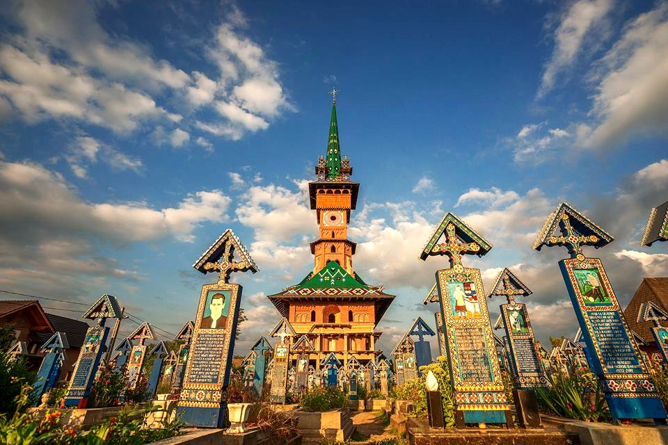 Biserica si Cimitirul Vesel din Sapanta - Foto Laura Stoica