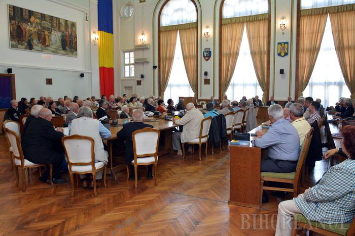 lansare-la-oradea-gen-rogojan-gen-iulian-vlad-sala-mare-a-primariei