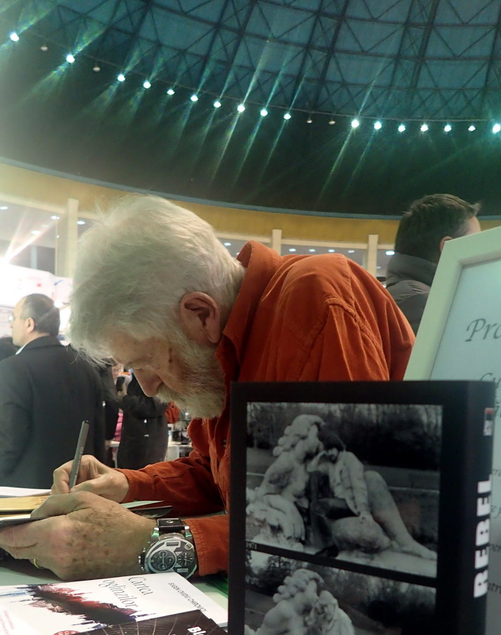 Lansare-REBEL-Gaudeamus-Eugen-Mihaescu-Autografe-1