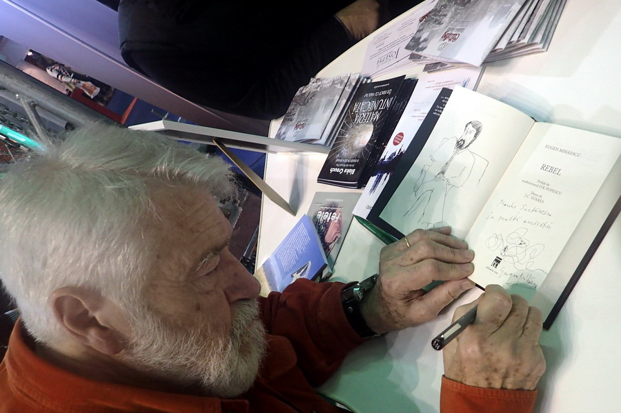 Lansare-REBEL-Gaudeamus-Eugen-Mihaescu-Autografe-2