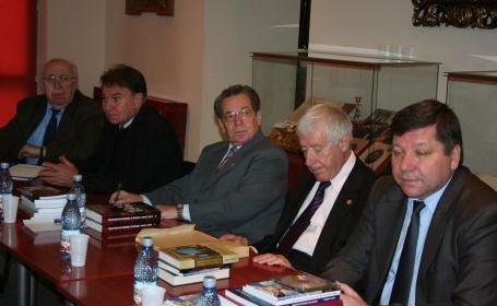 Prof Ghe Buzatu, Ioan Scurtu, Vasile Candea s a la Muzeul Unirii din Focsani 2010