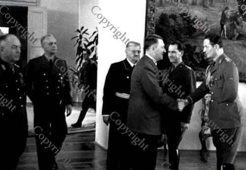 Maresalul Antonescu, Joachim von Ribbentrop, Otto Meissner, Adolf Hitler, col. Radu Davidescu, lt. col. adj. Romeo Zaharia - Klessheim, 12 apr 1943