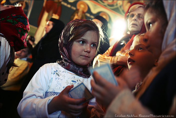 Copiii de la Manastirea Petru Voda - foto Cristina Nichitus Roncea