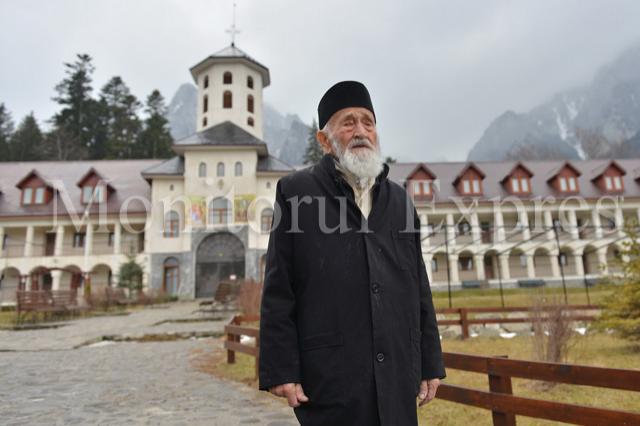 Nicolae Tomaziu la Manastirea Caraiaman - Foto: Bogdan Balas